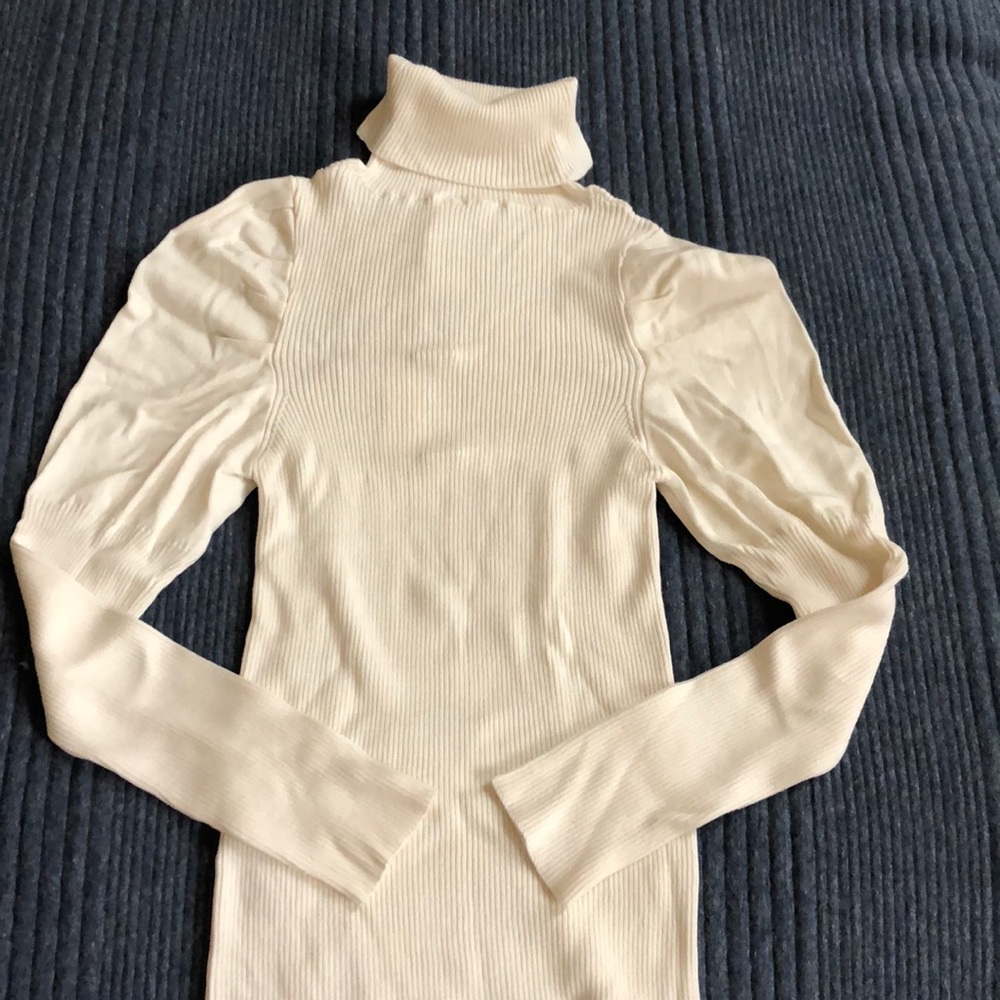 Brand New Anthropologie Cream small fitted sweater with puff shoulder detail
